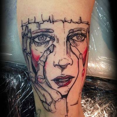 手臂素描式彩色女人脸和骨架手纹身图案