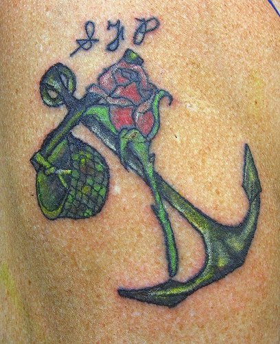 船锚和玫瑰海军纪念纹身图案