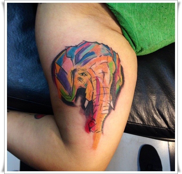 手臂上水彩风格大象纹身图案