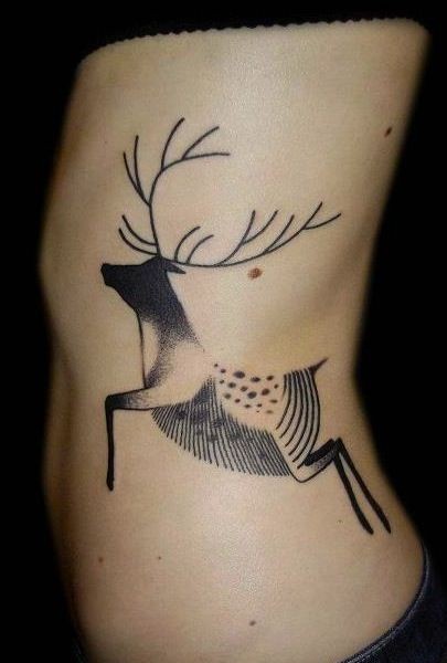 侧肋黑色点刺线条小鹿纹身图案