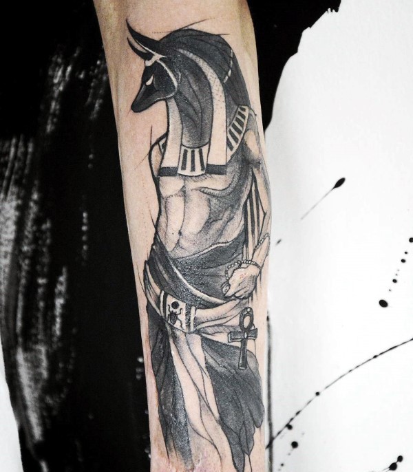 素描风格黑色埃及神像手臂纹身图案