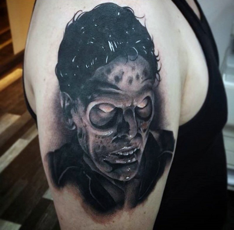 手臂黑白的恐怖怪物肖像纹身图案