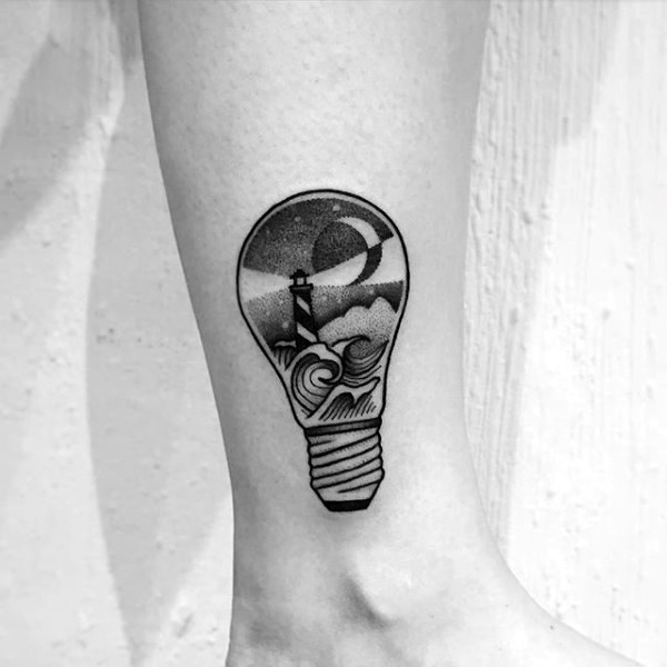 黑色点刺灯泡与灯塔海浪脚踝纹身图案