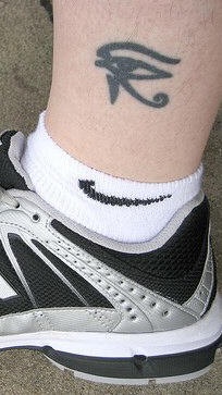 荷鲁斯之眼标志脚踝纹身图案