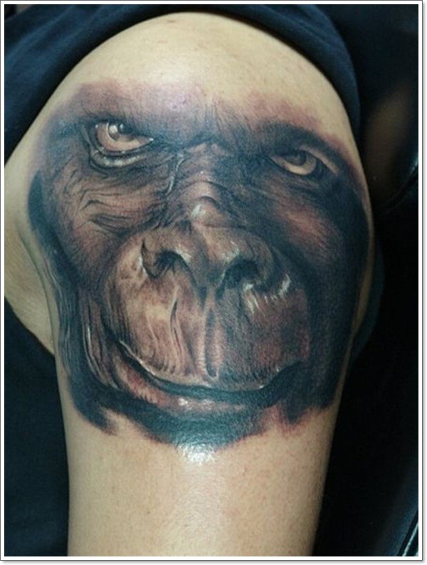 大臂逼真的猩猩纹身图案