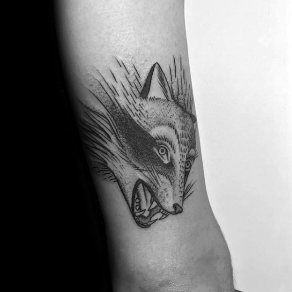 简单素描式邪恶狐狸头手臂纹身图案