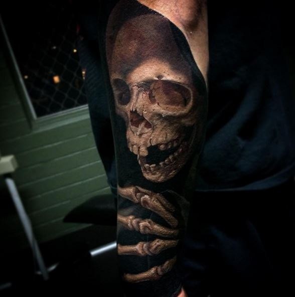 黑灰风格有趣的死神骷髅手臂纹身图案