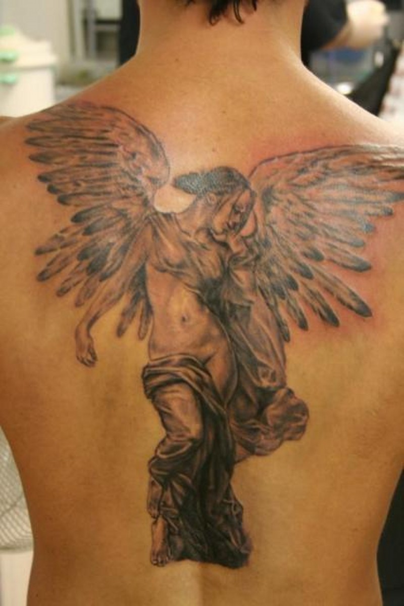 背部好看的天使纹身图案