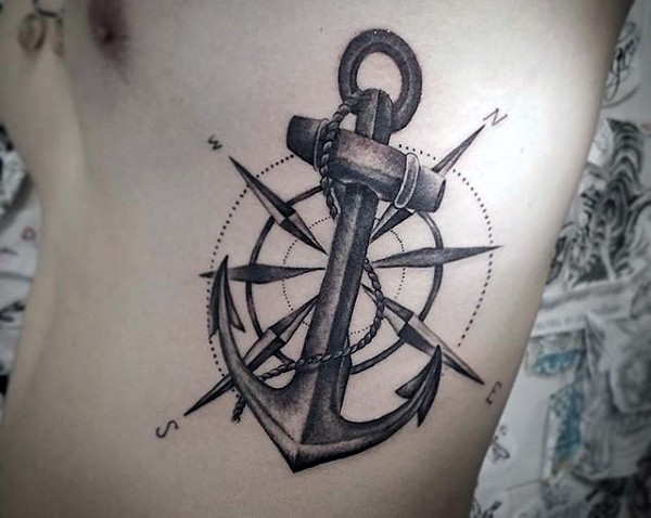 侧肋航海主题船锚与指南针纹身图案