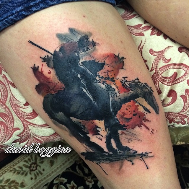大腿抽象风格彩色的骷髅战士纹身图案