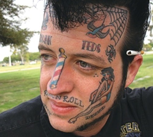 欧美男性脸部彩绘纹身图案