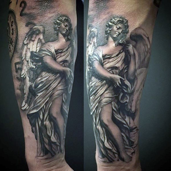 小臂宗教风格的天使纹身图案