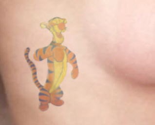 彩色迪斯尼卡通老虎纹身图案
