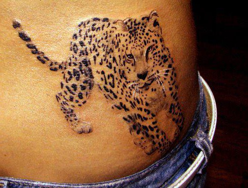 很酷的豹子腰部纹身图案