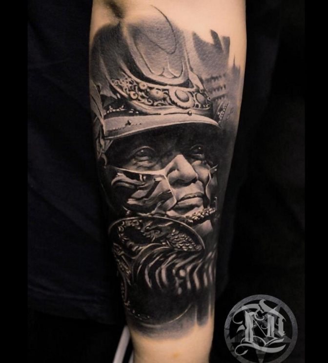 写实风格的武士肖像手臂纹身图案