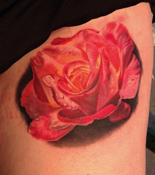 3D非常逼真的粉红色玫瑰大腿纹身图案