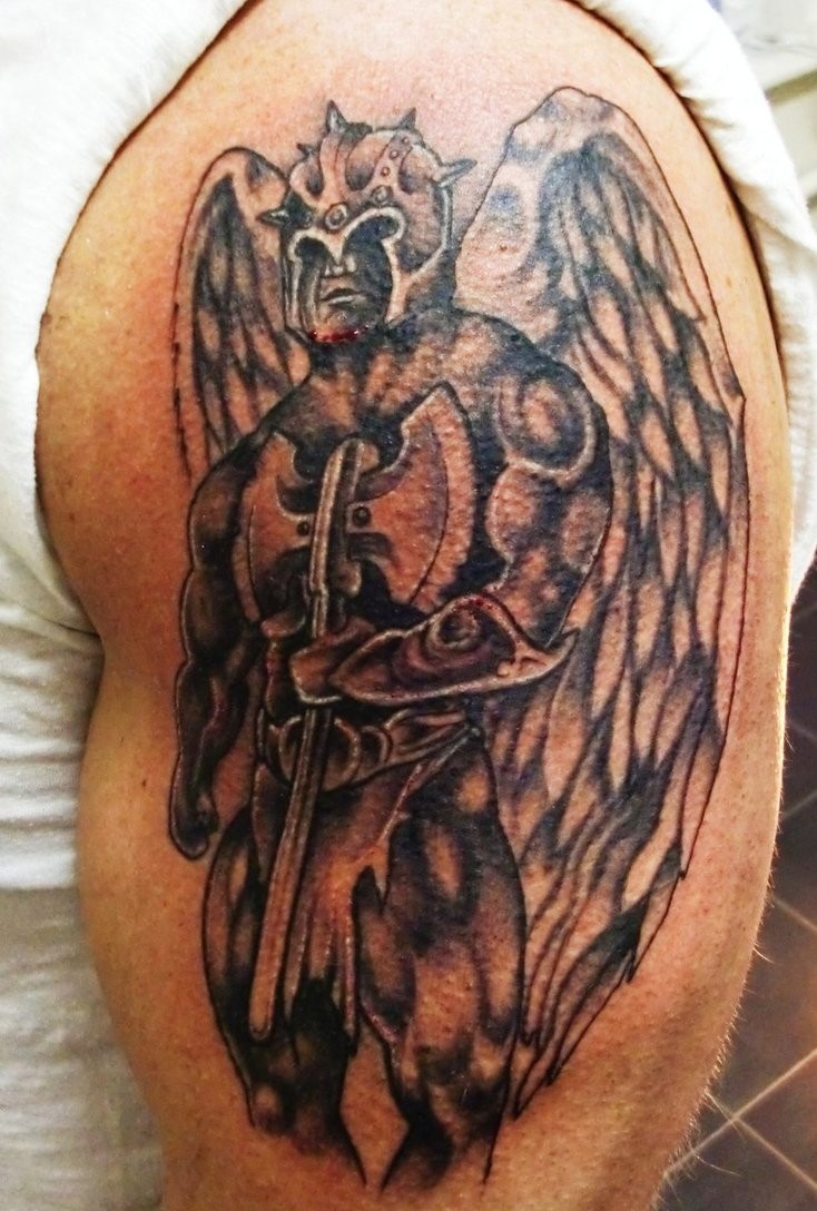 大臂天使战士个性纹身图案