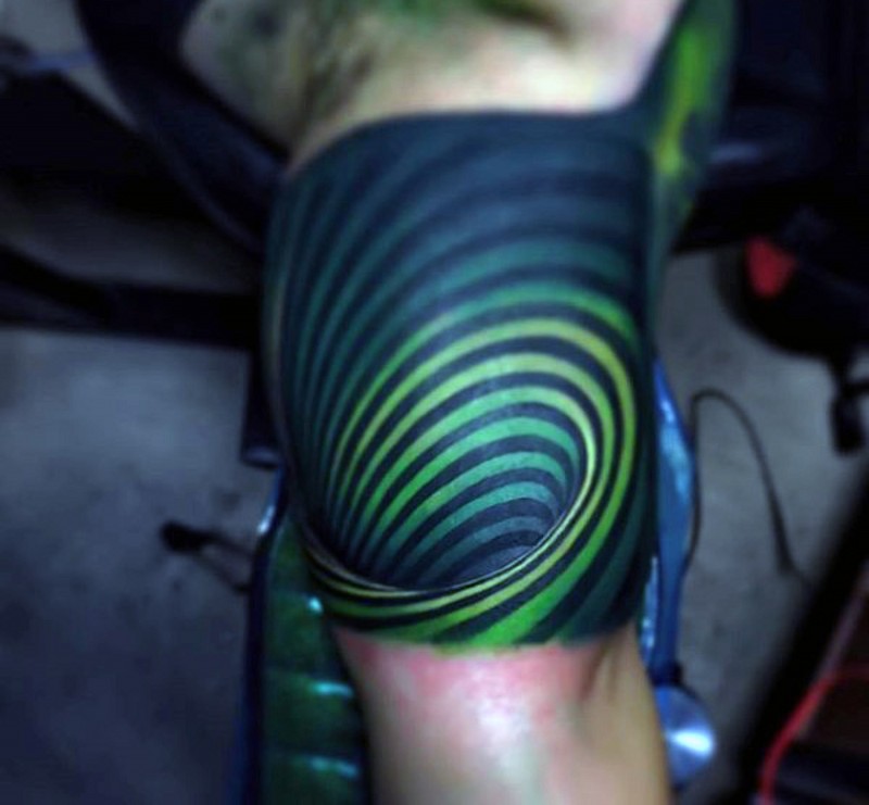 手臂3D彩色的催眠装饰纹身图案