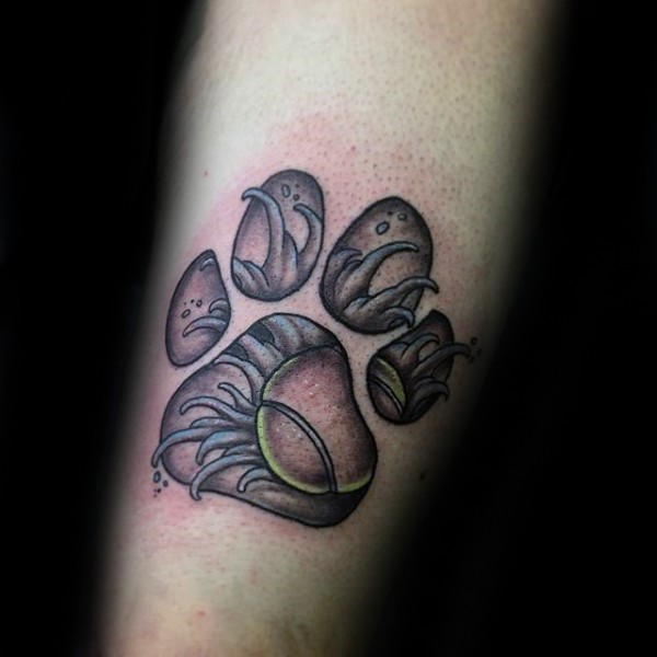 彩色动物爪印与花卉组合纹身图案