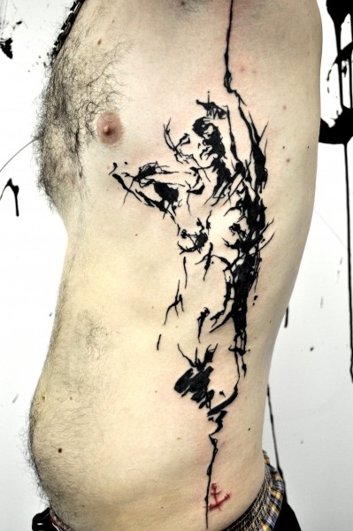侧肋抽象风格黑色裸女纹身图案
