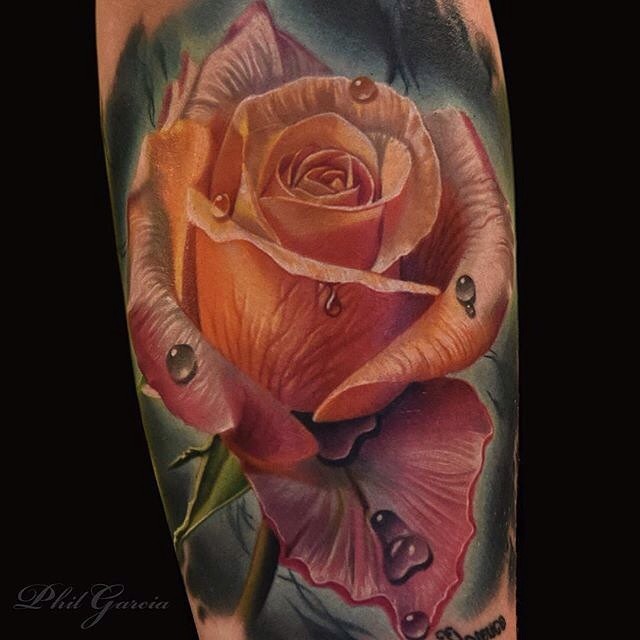 写实3D彩色的玫瑰手臂纹身图案