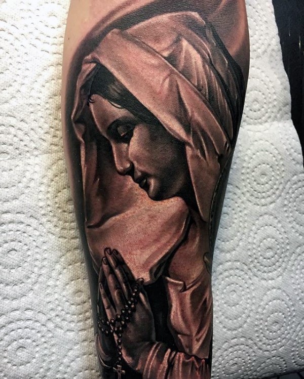 黑灰风格的祈祷女人手臂纹身图案