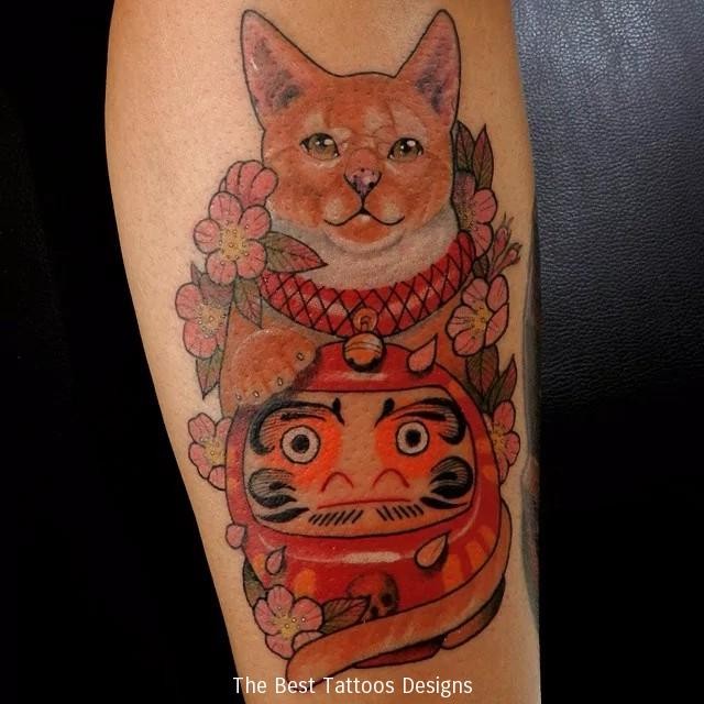 old school神秘的日本招财猫娃娃和鲜花手臂纹身图案