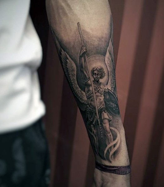 手臂时尚的黑色天使个性纹身图案