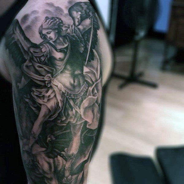 手臂黑色的天使战士战斗恶魔纹身图案