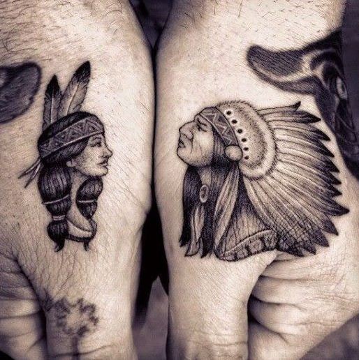 手部可爱的北美土著女人和男人肖像纹身图案