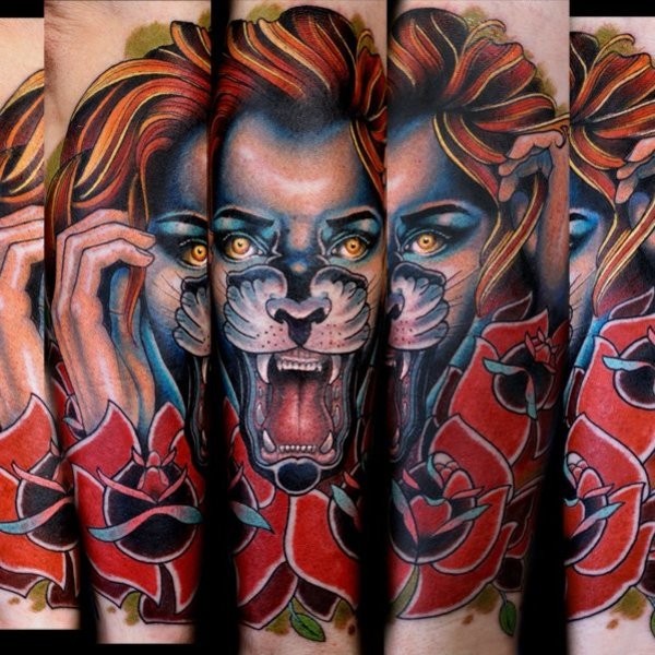 new school彩色女子与狮子脸和花卉手臂纹身图案
