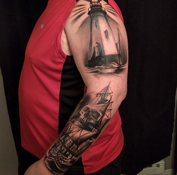 手臂3D黑白灯塔和海盗帆船纹身图案