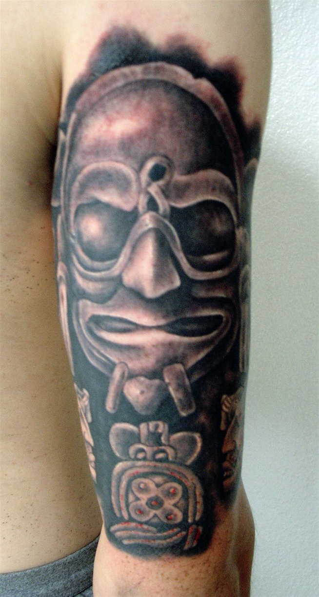 黑灰部落面具个性手臂纹身图案