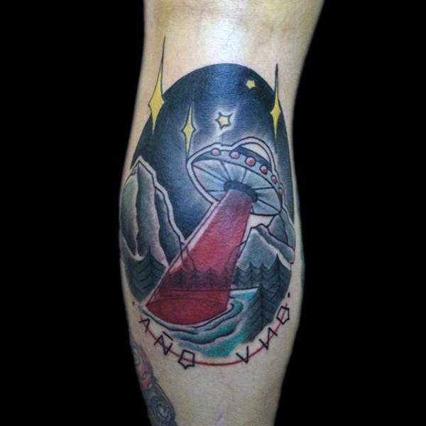 小腿夜空和外星飞船彩色纹身图案