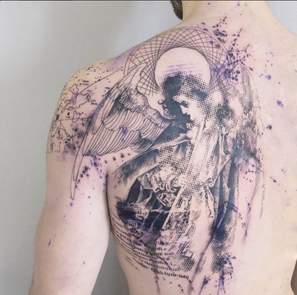 点刺风格的黑色天使和泼墨背部纹身图案
