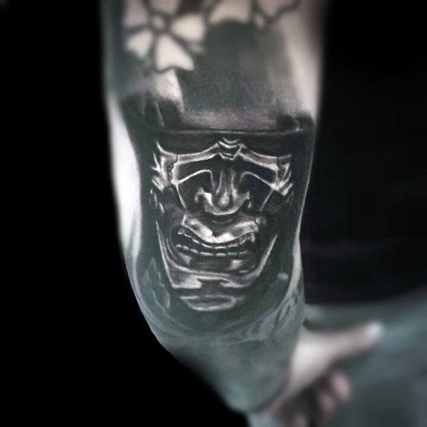手臂3D自然的武士面具纹身图案