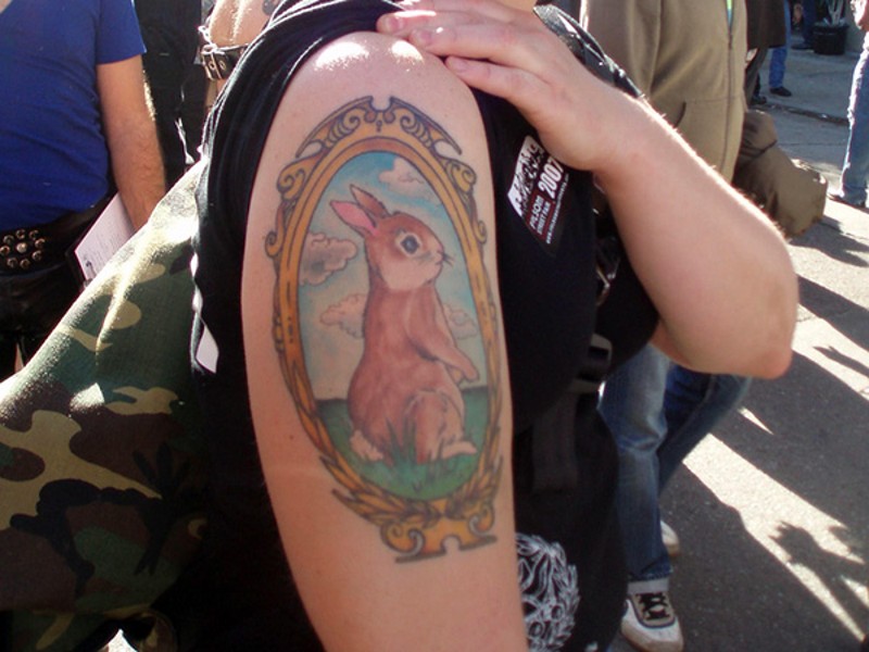 大臂可爱卡通彩色小兔子纹身图案