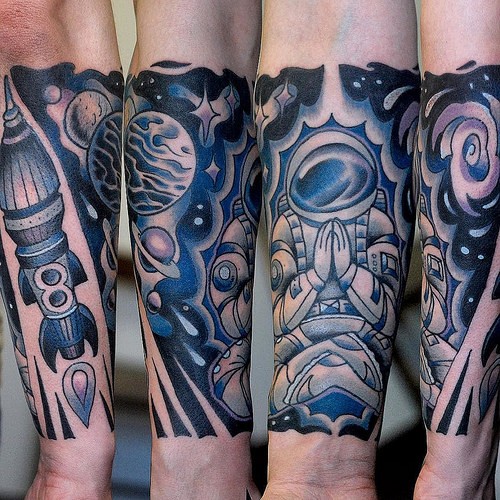 宇航员和太阳系卡通彩色手臂纹身图案