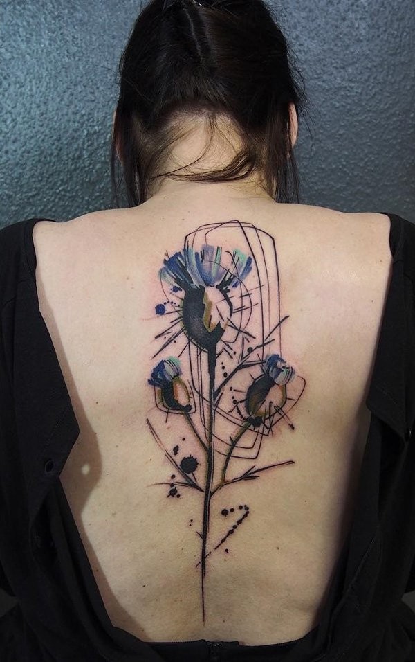 背部抽象风格水彩花朵纹身图案