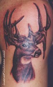 精美的鹿头手臂纹身图案