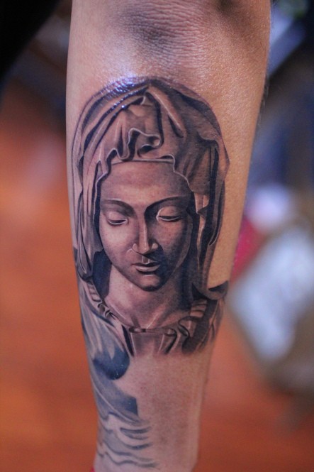 手臂宗教风格圣母肖像纹身图案