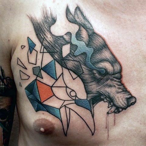 胸部彩绘几何恶魔鸟和熊头纹身图案