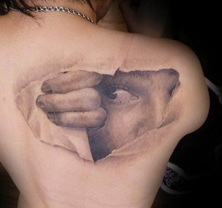 背部3D非常逼真的撕皮和女性肖像纹身图案