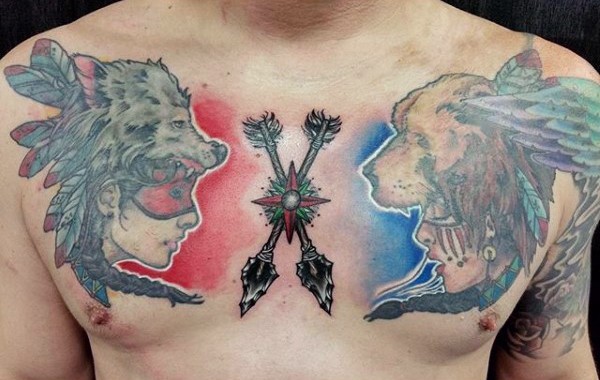 胸部五彩斑斓的部落女性纹身图案