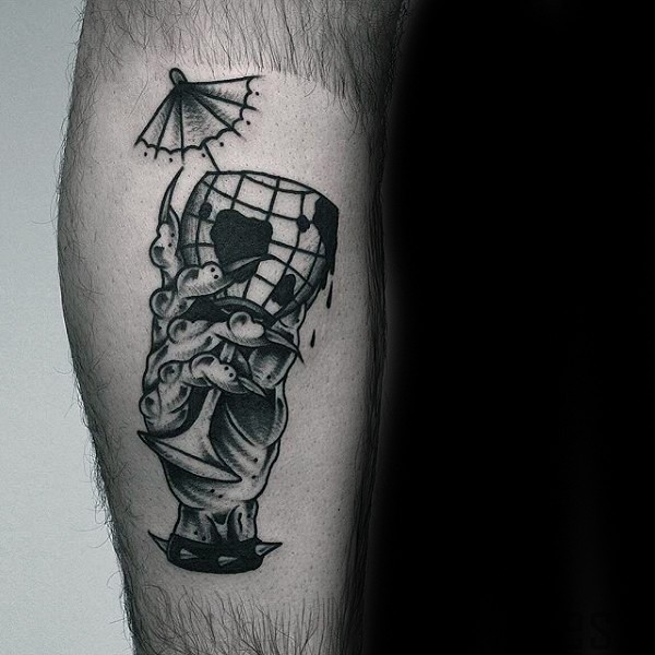 超现实主义风格的黑色怪物手玻璃杯手臂纹身图案