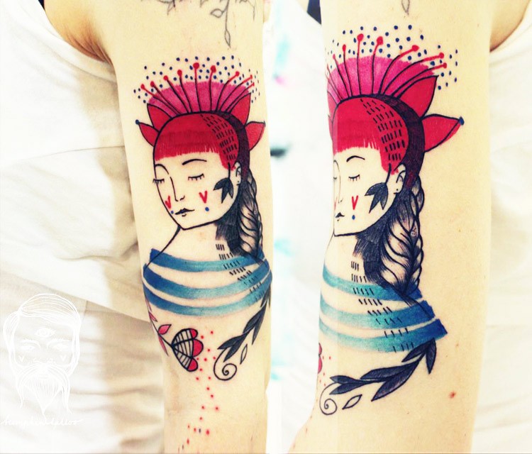 手臂抽象风格的彩色可爱女人纹身图案