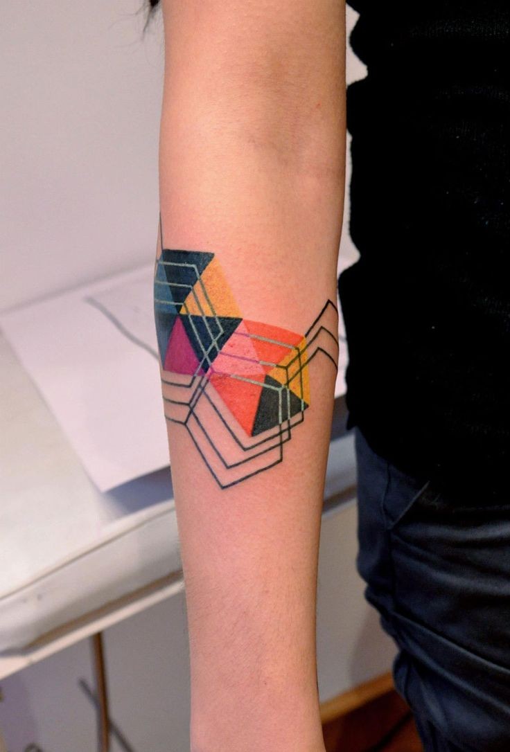 手臂抽象风格简单的彩色几何纹身图案