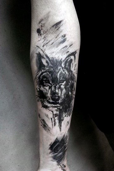 手臂抽象风格的黑白狼头纹身图案