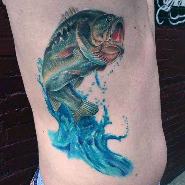 非常逼真的3D彩色大鱼侧肋纹身图案