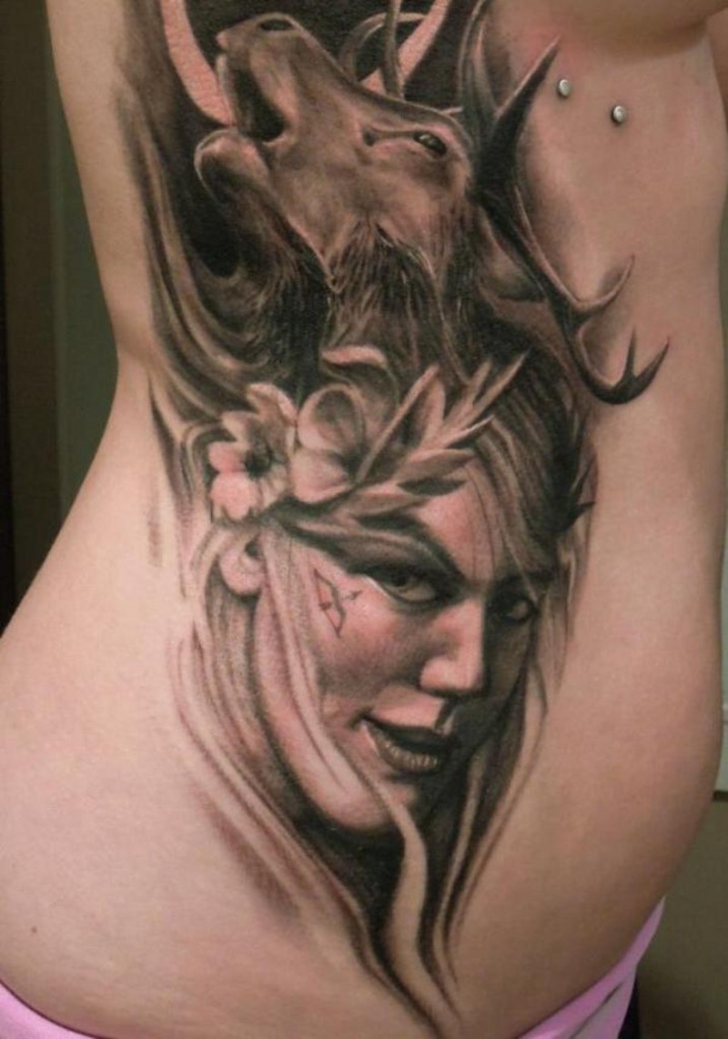 侧肋黑白3D野生麋鹿和女子肖像纹身图案